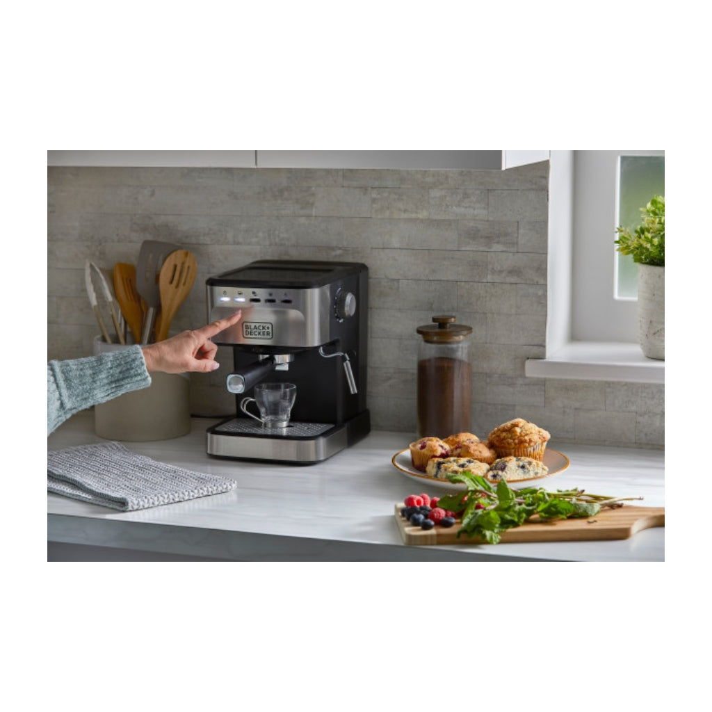 Black & Decker Máquina de Café Espresso Semiautomática (EM0312-0SDLA)